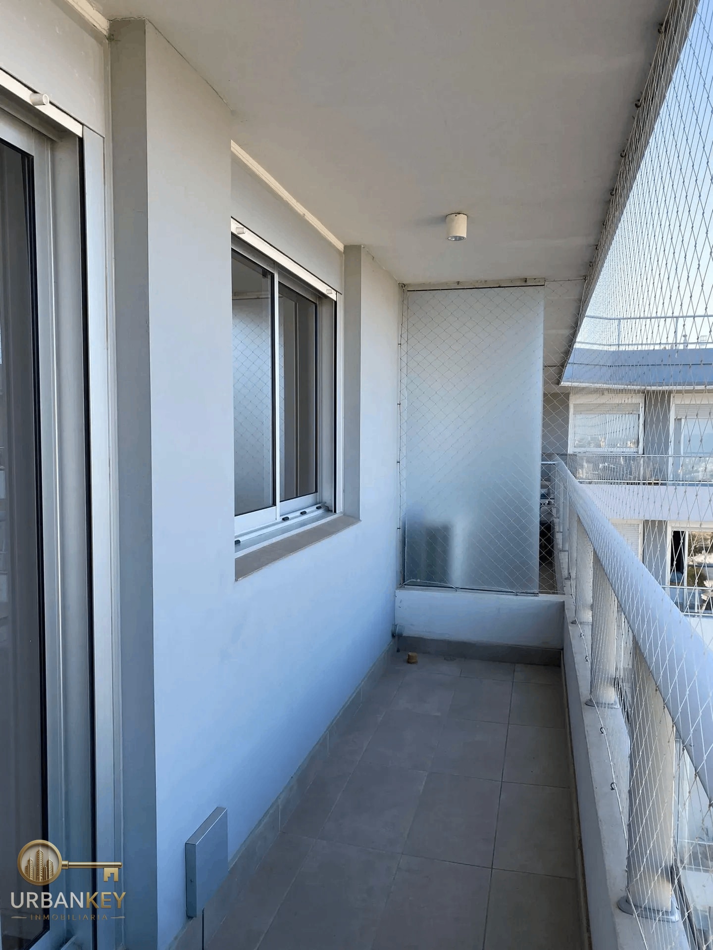 ALQUILER APARTAMENTO DE 1 DORMITORIO CON BALCON VISTA AL MAR EN MALVÍN · Foto 9