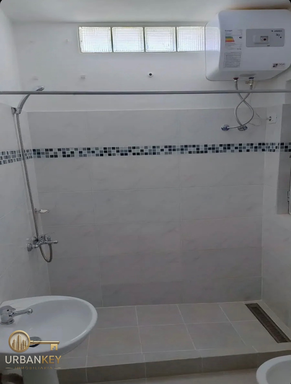 APARTAMENTO EN ALQUILER DE 1 DORMITORIO CON BAJOS GASTOS COMUNES EN CENTRO · Foto 8