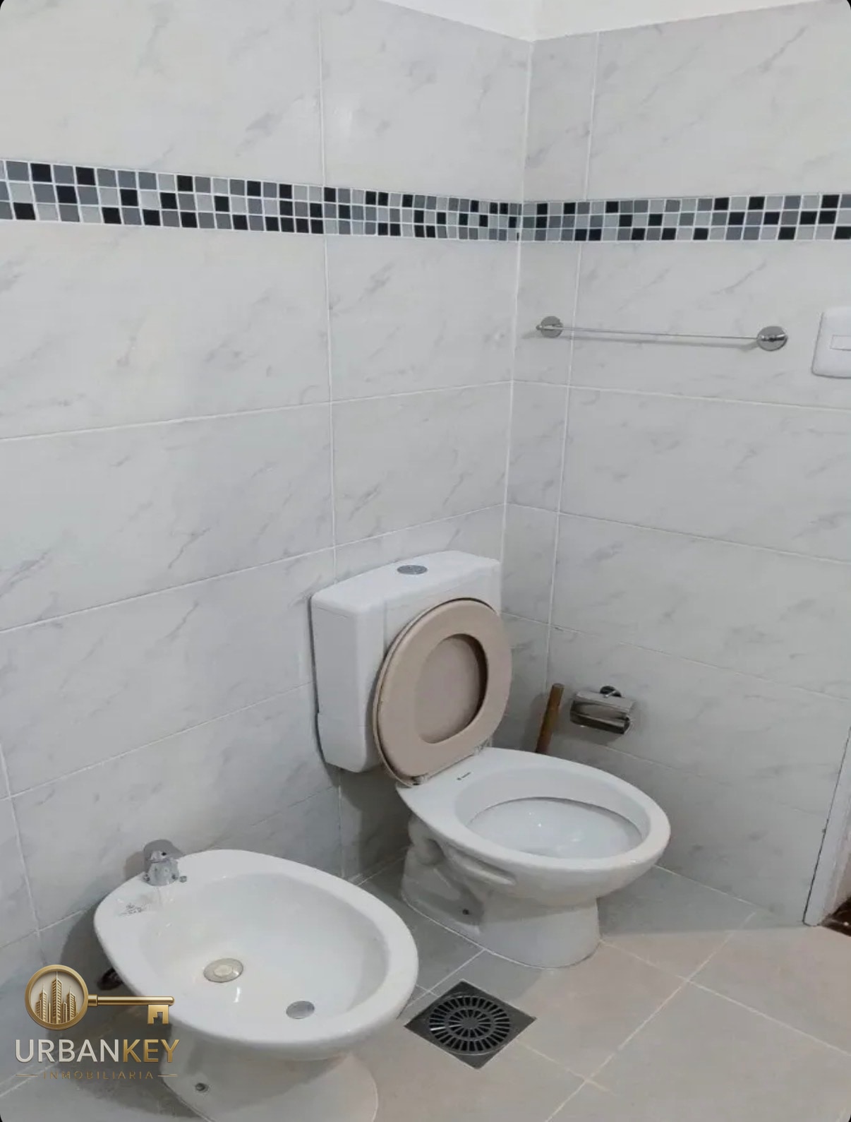 APARTAMENTO EN ALQUILER DE 1 DORMITORIO CON BAJOS GASTOS COMUNES EN CENTRO · Foto 9