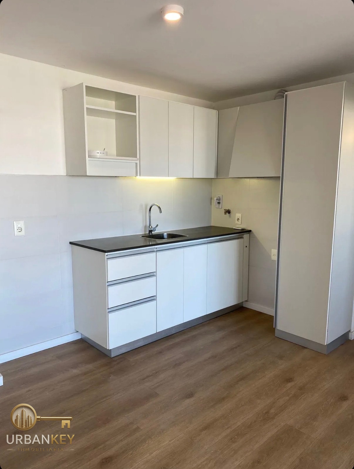 APARTAMENTO EN ALQUILER 1  DORMITORIO CON GRAN TERRAZA Y VISTA AL MAR - MALVIN · Foto 8