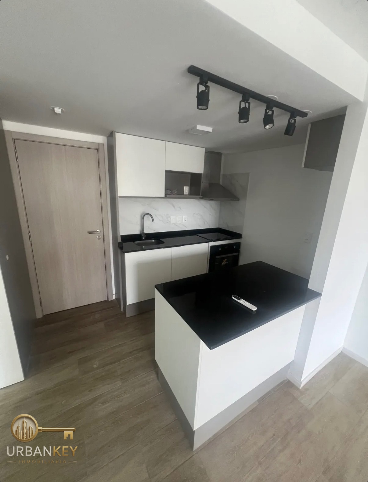 APARTAMENTO EN ALQUILER 1 DORMITORIO y GRAN TERRAZA CON PARRILLERO EN CORDÓN · Foto 5