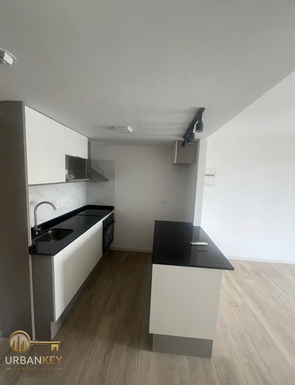 APARTAMENTO EN ALQUILER 1 DORMITORIO y GRAN TERRAZA CON PARRILLERO EN CORDÓN · Foto 4