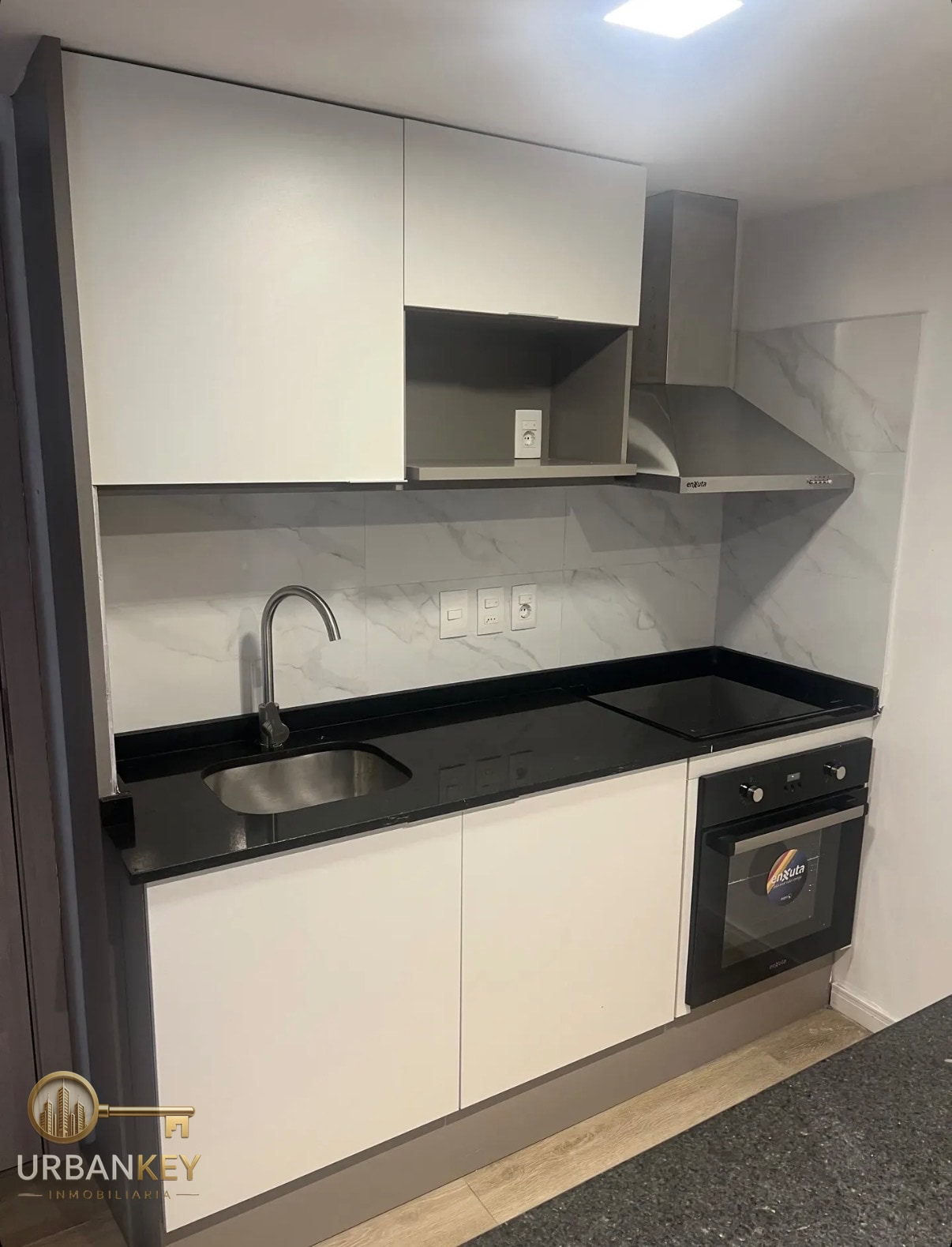 APARTAMENTO EN ALQUILER 1 DORMITORIO y GRAN TERRAZA CON PARRILLERO EN CORDÓN · Foto 6