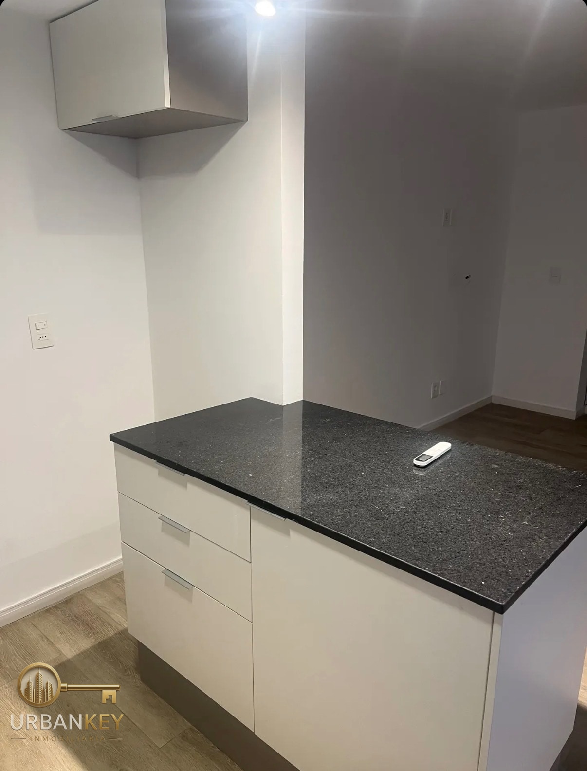 APARTAMENTO EN ALQUILER 1 DORMITORIO y GRAN TERRAZA CON PARRILLERO EN CORDÓN · Foto 7