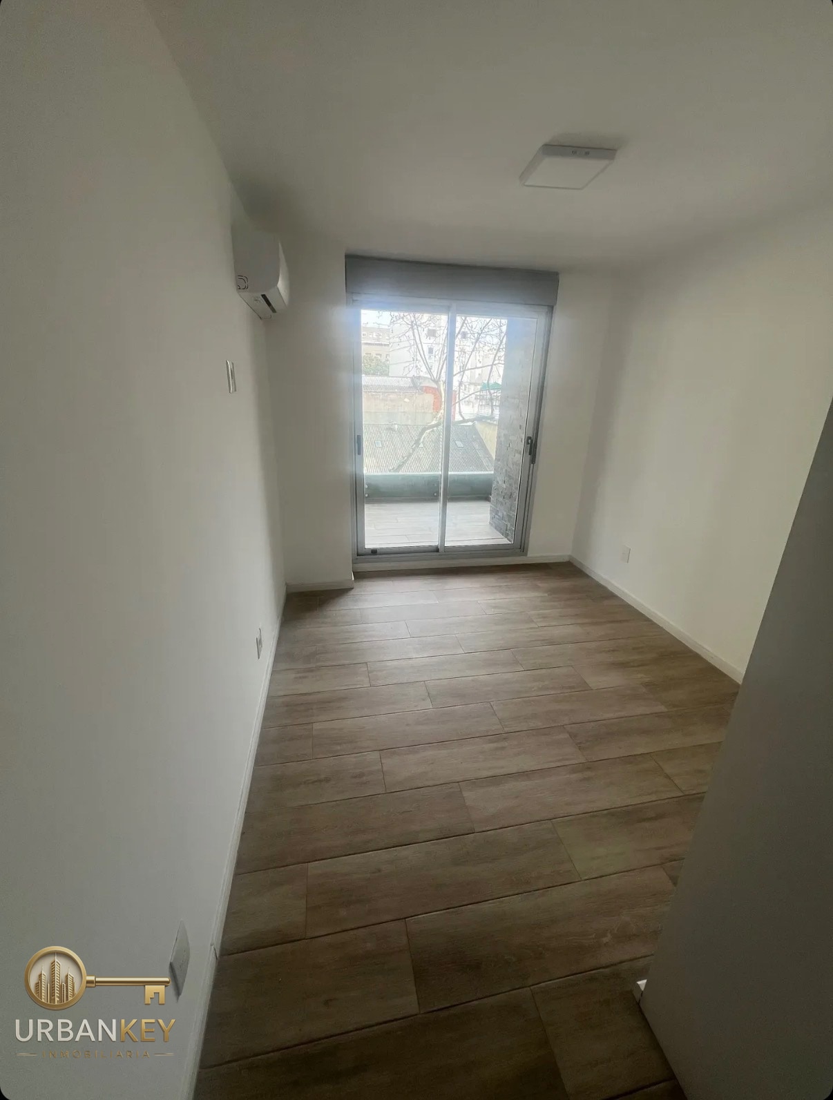 APARTAMENTO EN ALQUILER 1 DORMITORIO y GRAN TERRAZA CON PARRILLERO EN CORDÓN · Foto 12
