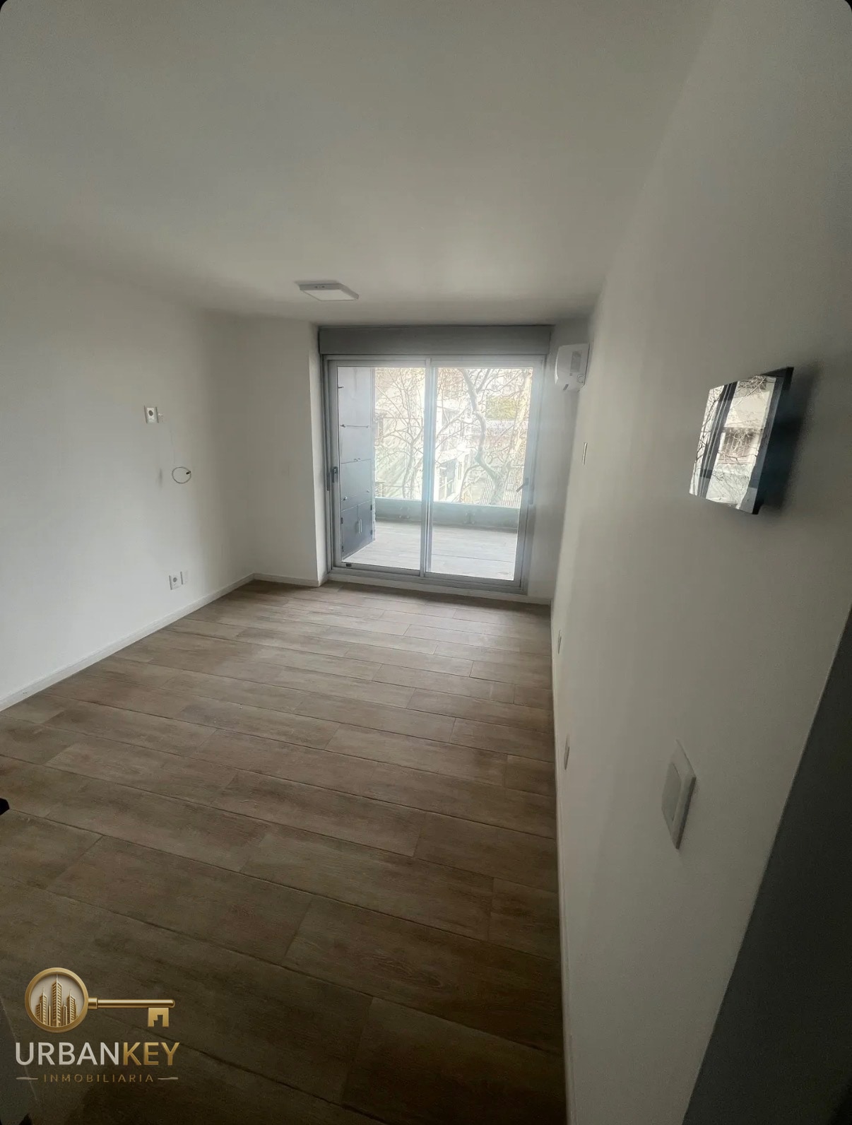 APARTAMENTO EN ALQUILER 1 DORMITORIO y GRAN TERRAZA CON PARRILLERO EN CORDÓN · Foto 2