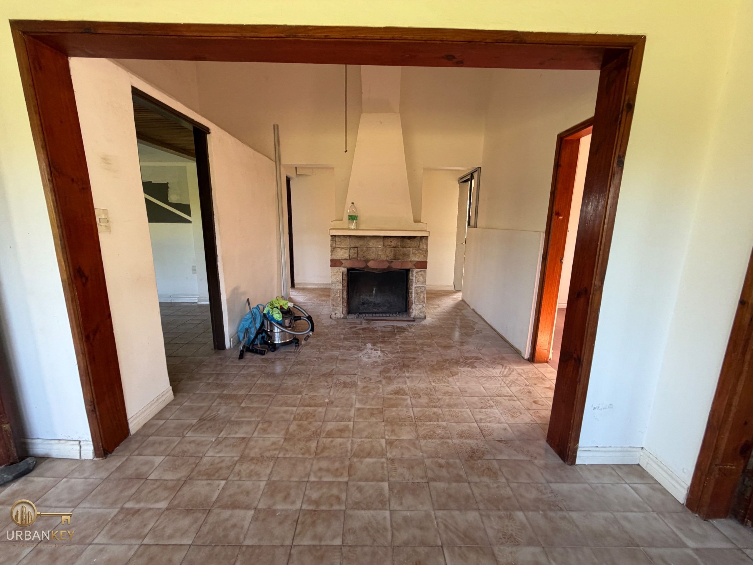Alquiler casa 4 dormitorios, patio, parrillero + entrada para vehiculos Lagomar · Foto 6