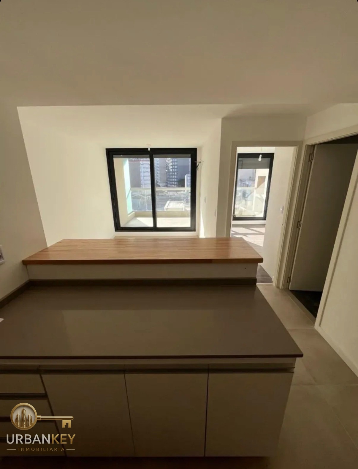 Alquiler apartamento 1 dormitorio con terraza, parrillero y garage - Tres Cruces · Foto 4