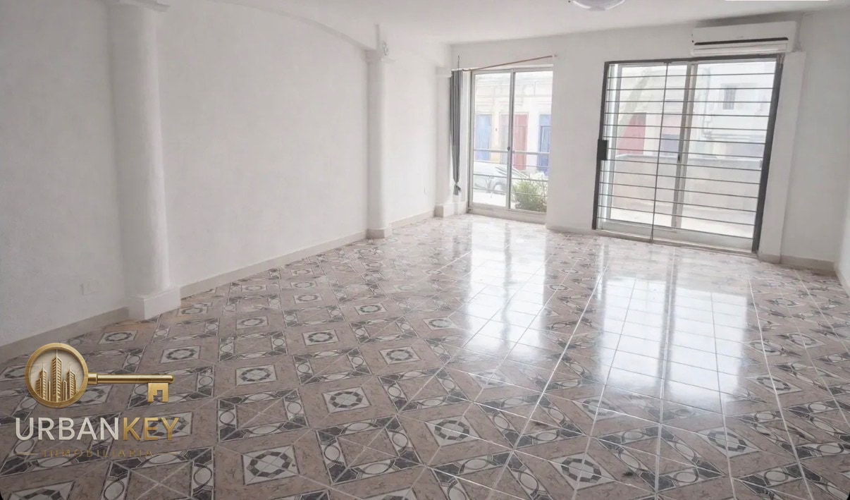 Alquiler de amplio monoambiente con balcón y bajos gastos comunes, 45m2  Palermo · Foto 1