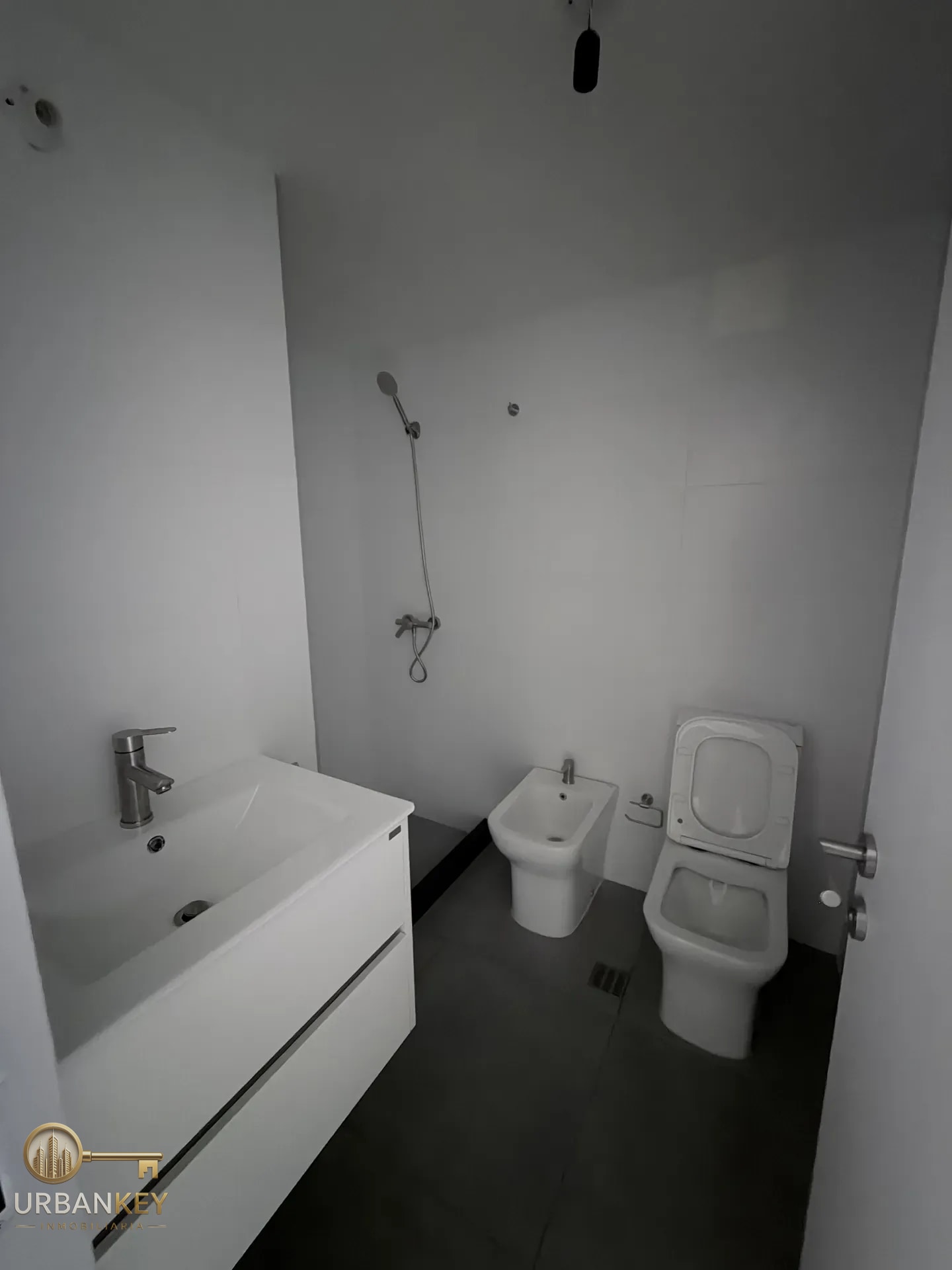 ALQUILER PH 1 DORMITORIO CON PATIO, PARRILLERO PISCINA Y GARAJE PUNTA CARRETAS · Foto 5