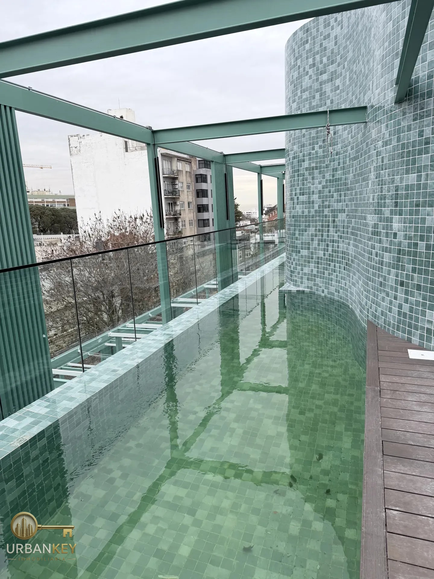 ALQUILER PH 1 DORMITORIO CON PATIO, PARRILLERO PISCINA Y GARAJE PUNTA CARRETAS · Foto 10