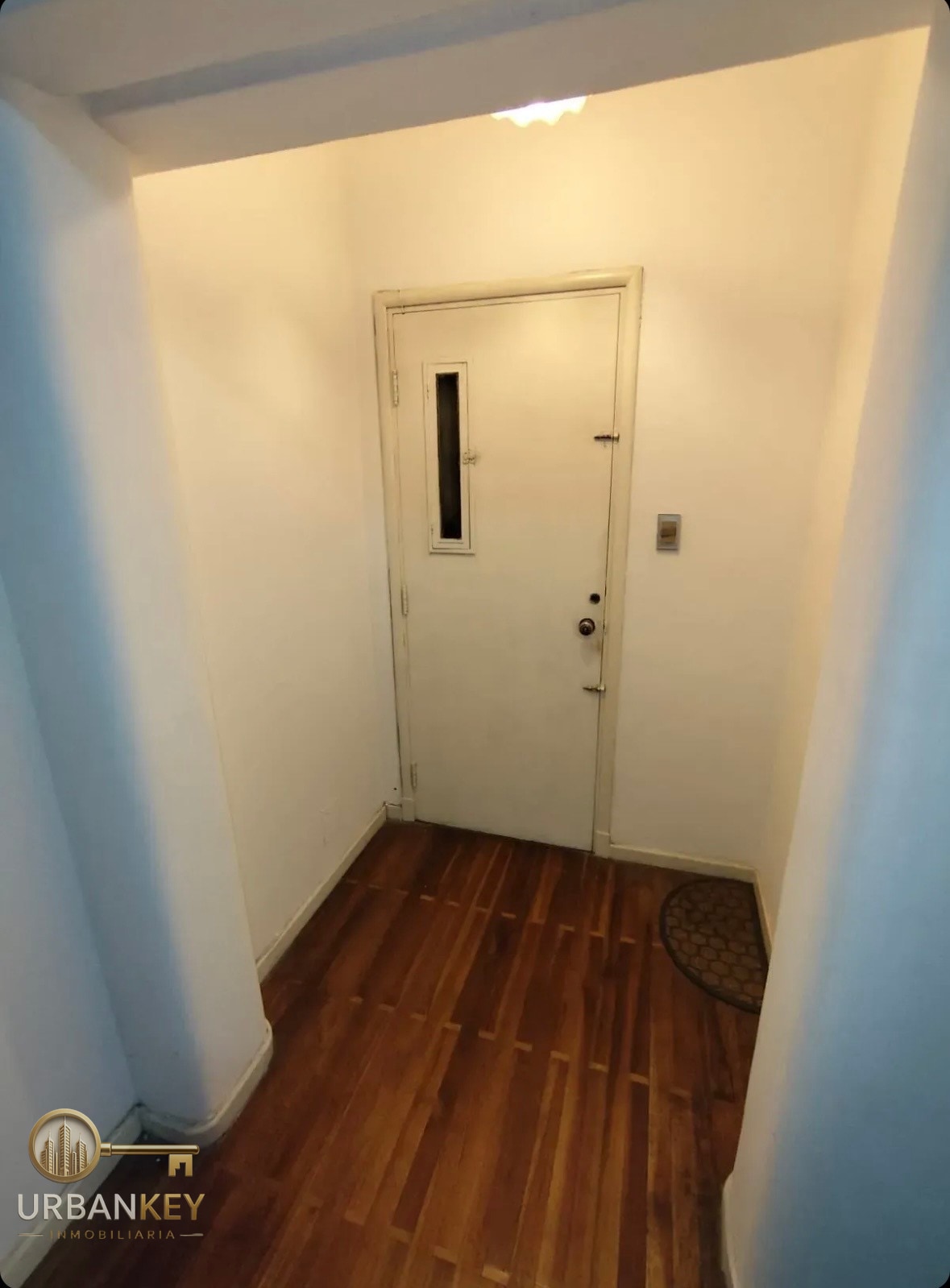 Alquiler de Apartamento de 3 Dormitorios con Balcón en Centro · Foto 4