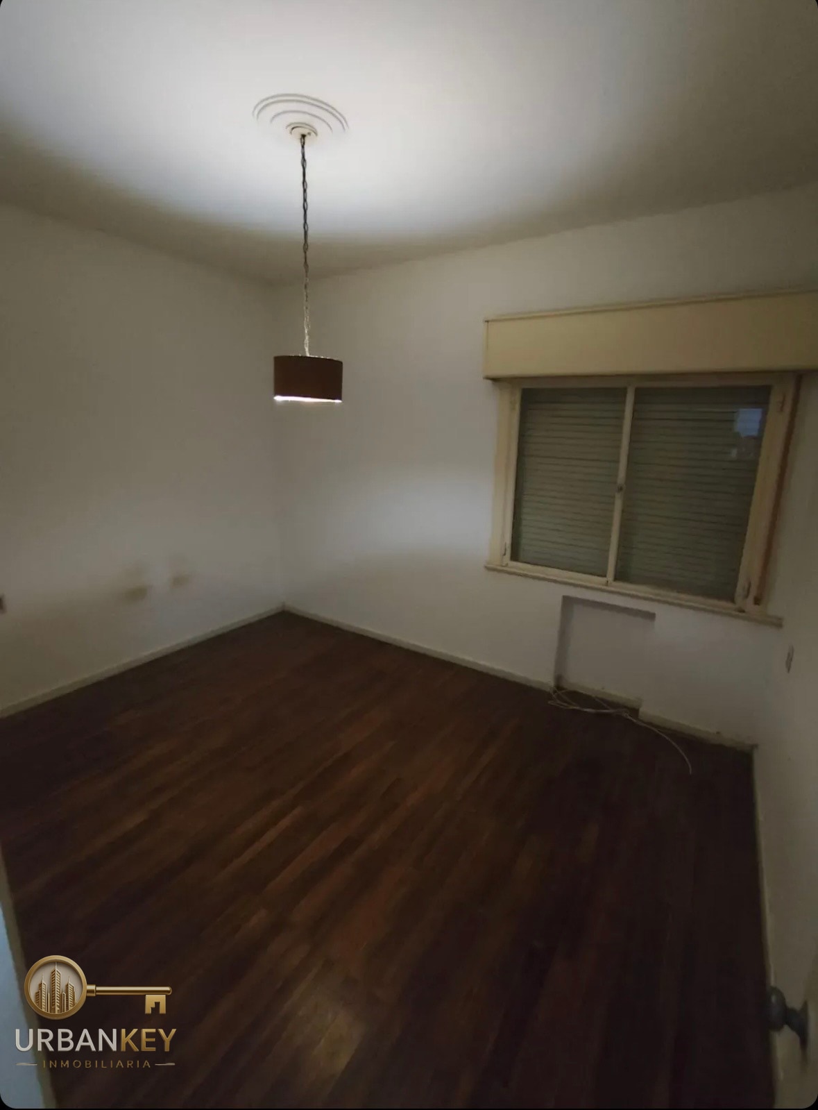 Alquiler de Apartamento de 3 Dormitorios con Balcón en Centro · Foto 5