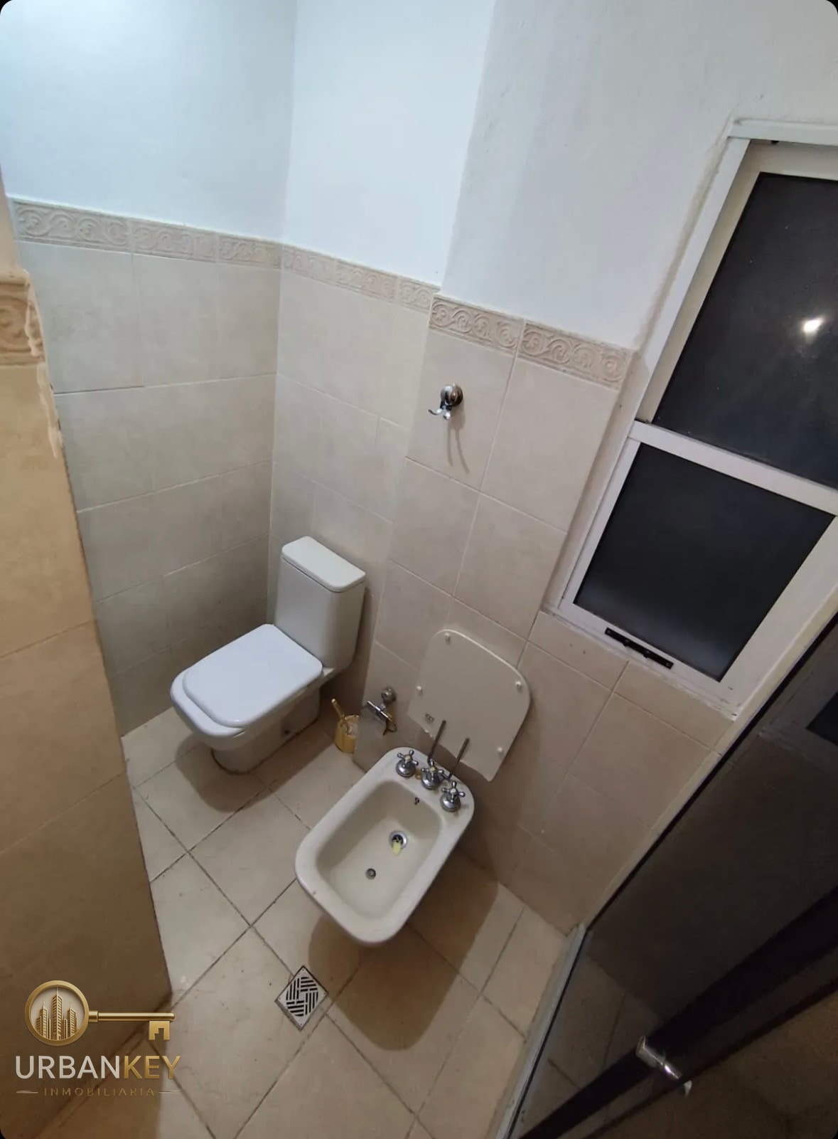 Alquiler de Apartamento de 3 Dormitorios con Balcón en Centro · Foto 10