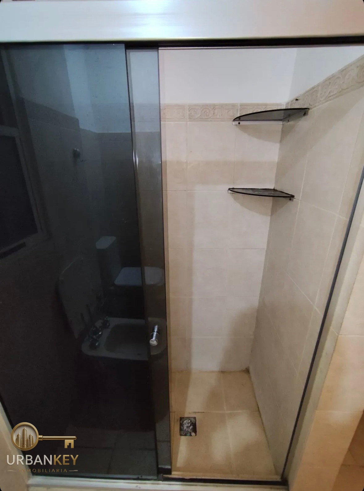 Alquiler de Apartamento de 3 Dormitorios con Balcón en Centro · Foto 12