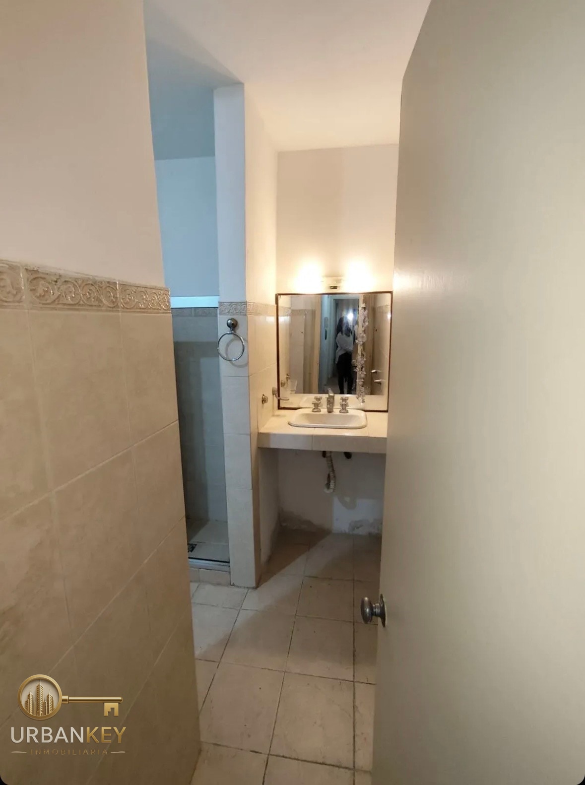 Alquiler de Apartamento de 3 Dormitorios con Balcón en Centro · Foto 8