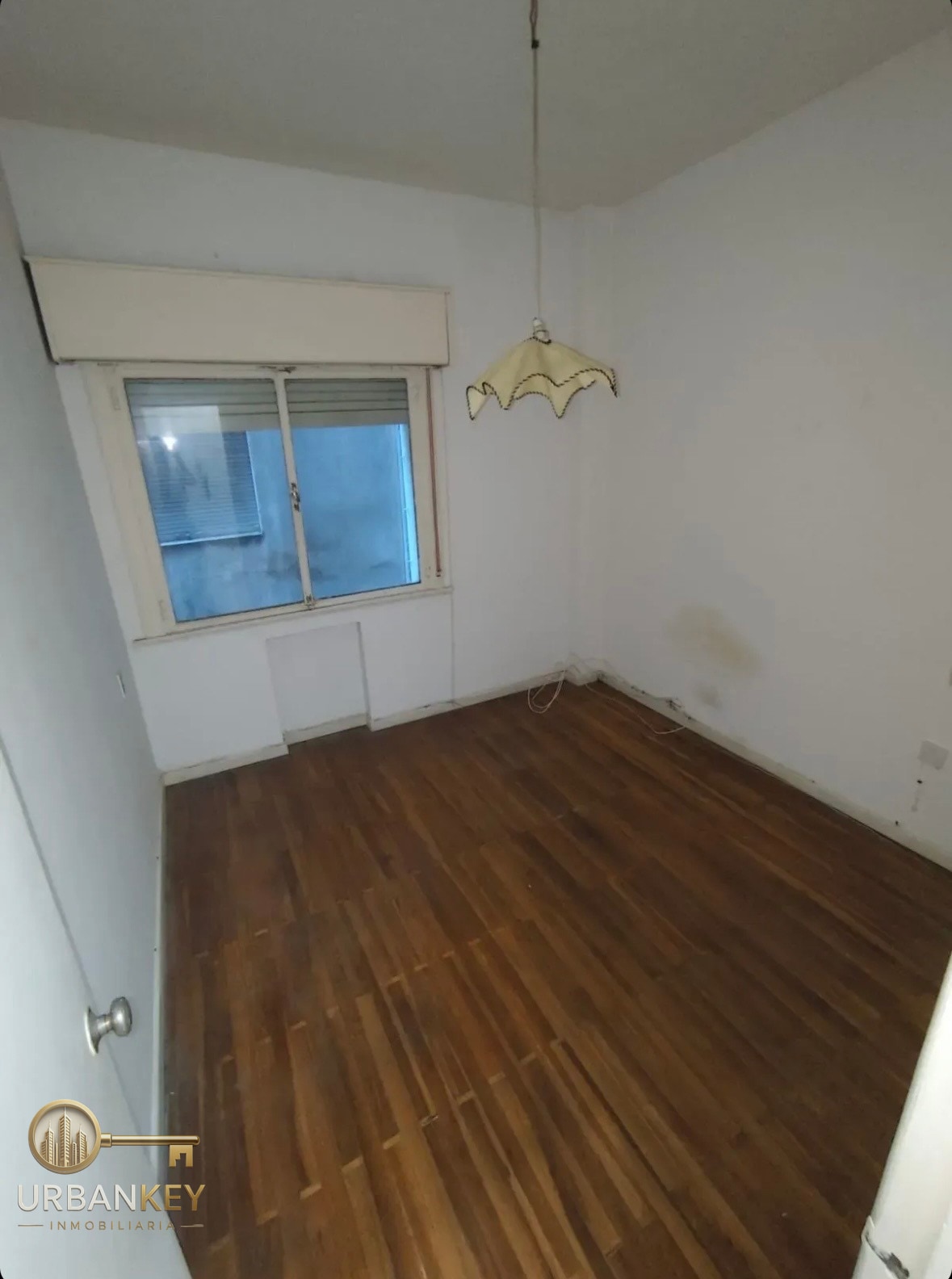 Alquiler de Apartamento de 3 Dormitorios con Balcón en Centro · Foto 7