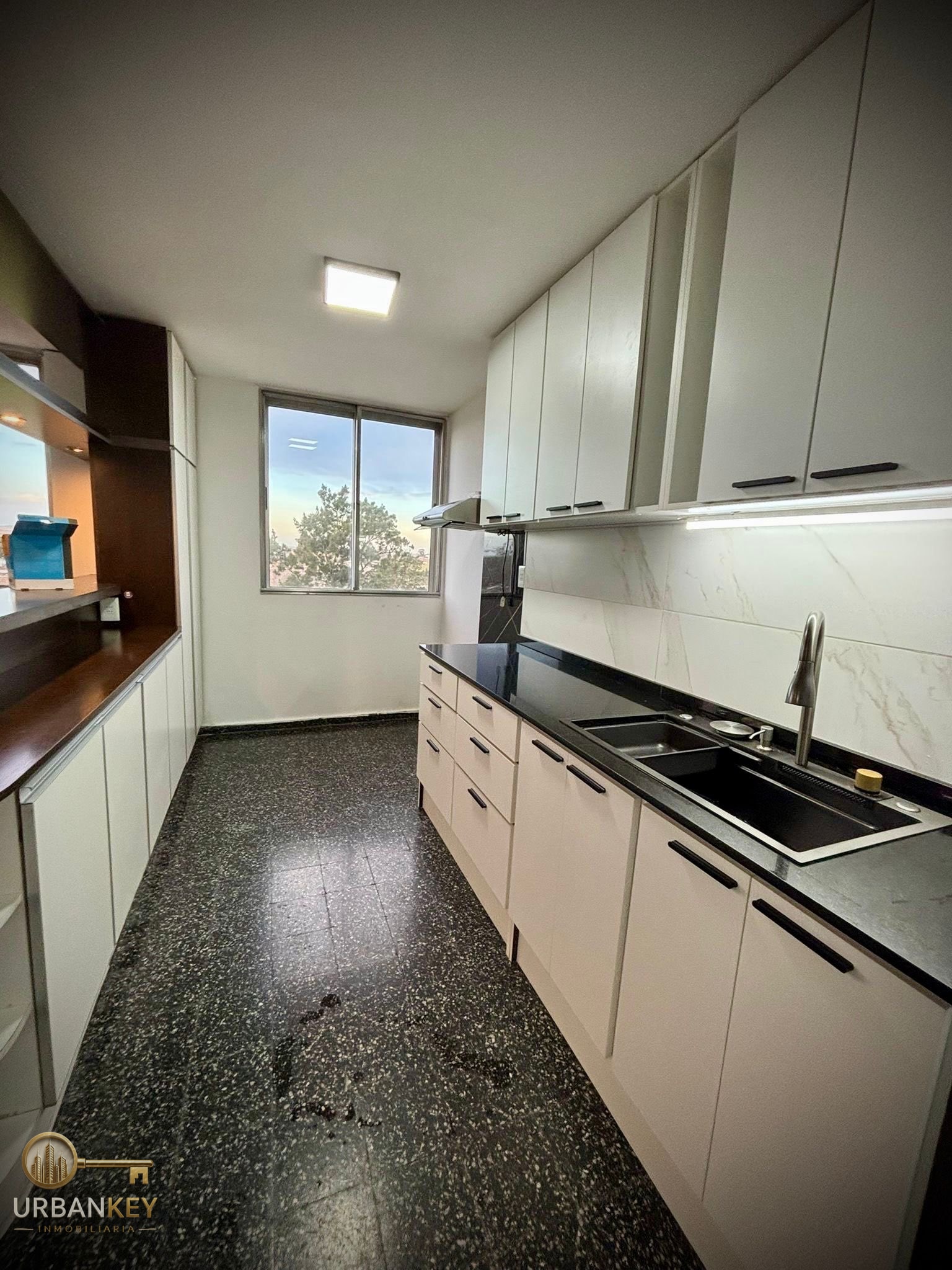 ALQUILER APARTAMENTO 3 DORMITORIOS A NUEVO EN COMPLEJO CERRADO – MALVÍN NORTE