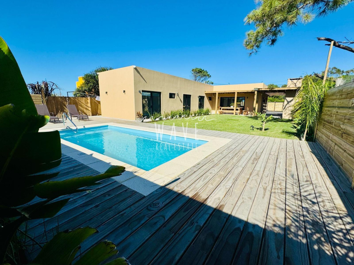Alquiler de verano, Casa de 2 dormitorios en Balneario Buenos Aires
