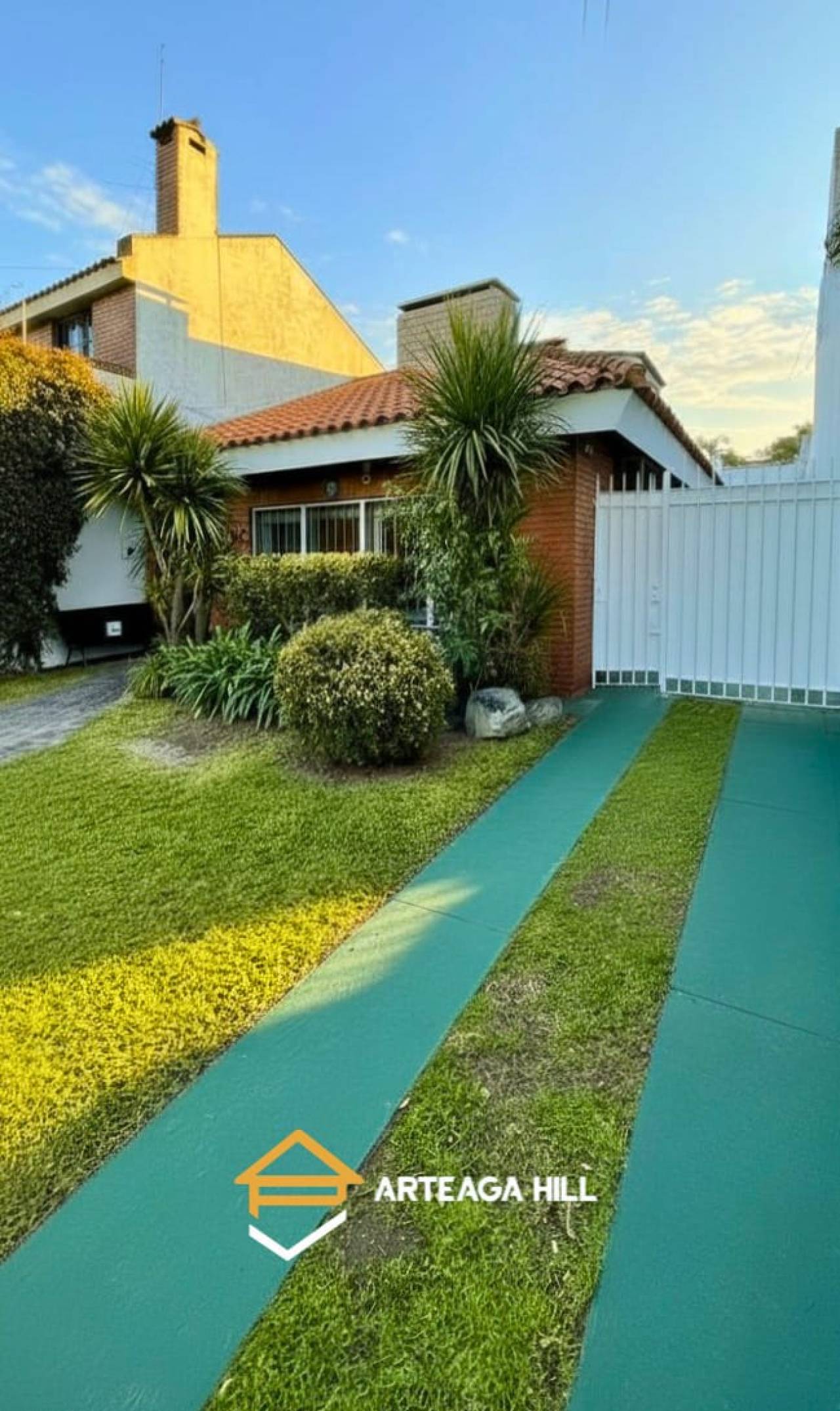 ALQUILER| Casa en Punta Gorda a metros de la rambla| 3 Dormitorios + Escritorio Independiente | Garage, Parrillero| Vivienda, Consultorio u Oficina