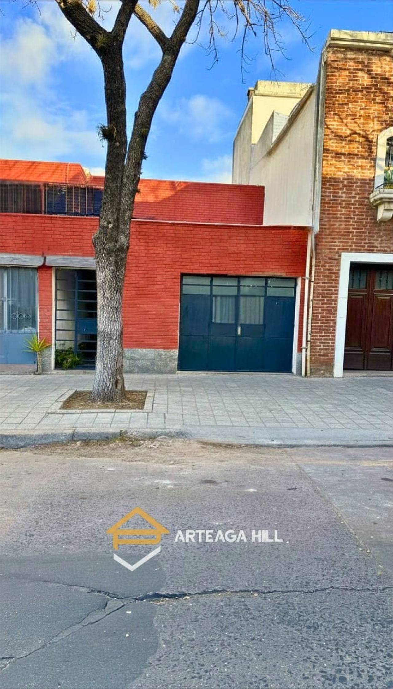 VENTA | Apartamento de 2 dormitorios con Patio y Garage | POCITOS | A Pasos de Bulevar España y metros del cruce con Bulevar Artigas