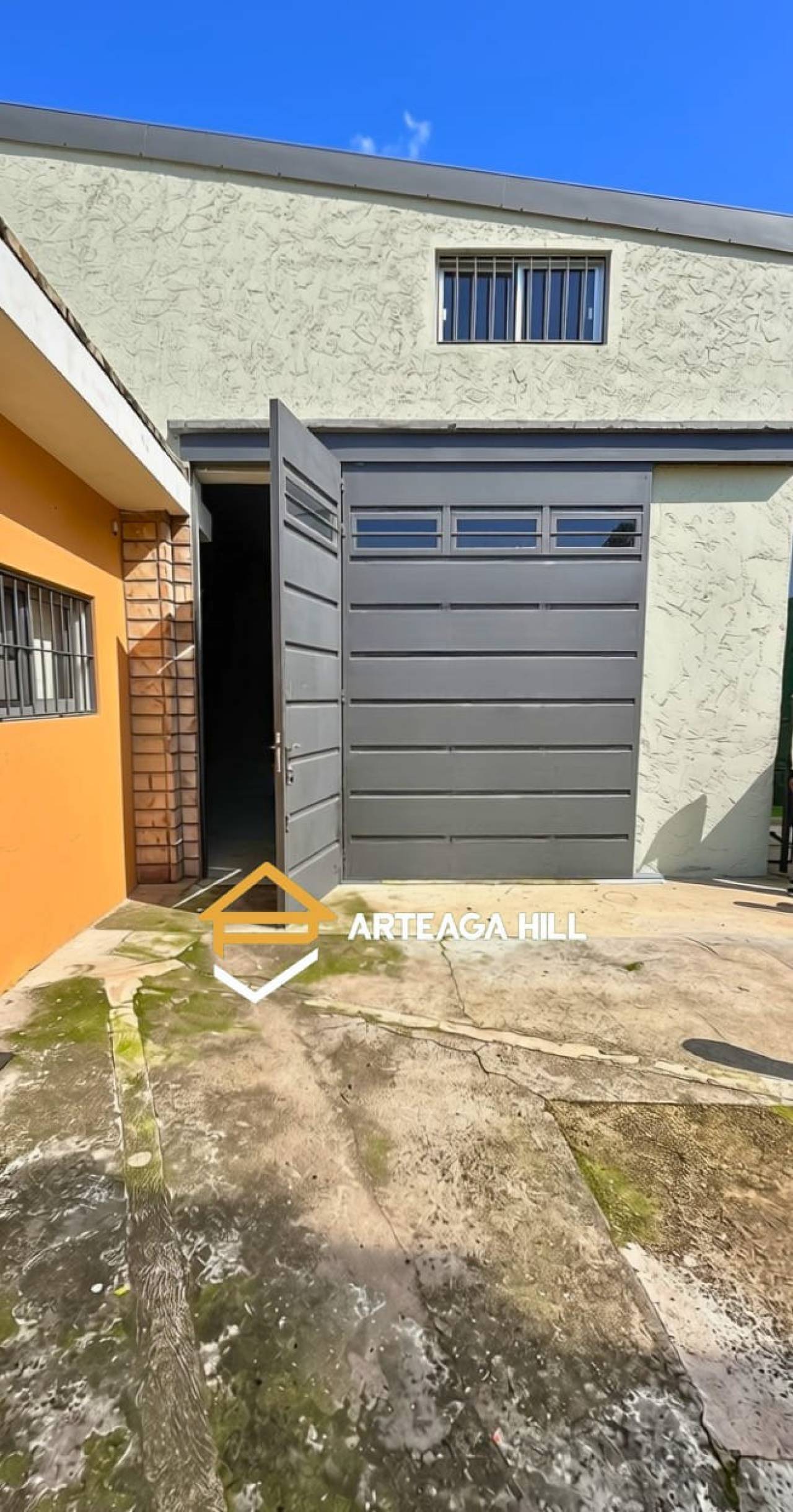 ALQUILER | Galpón en Malvín Norte | 141 m² |IDEAL DEPOSITO| Cámaras de vigilancia | Baño Nuevo | A METROS DE CAMINO CARRASCO · Foto 1