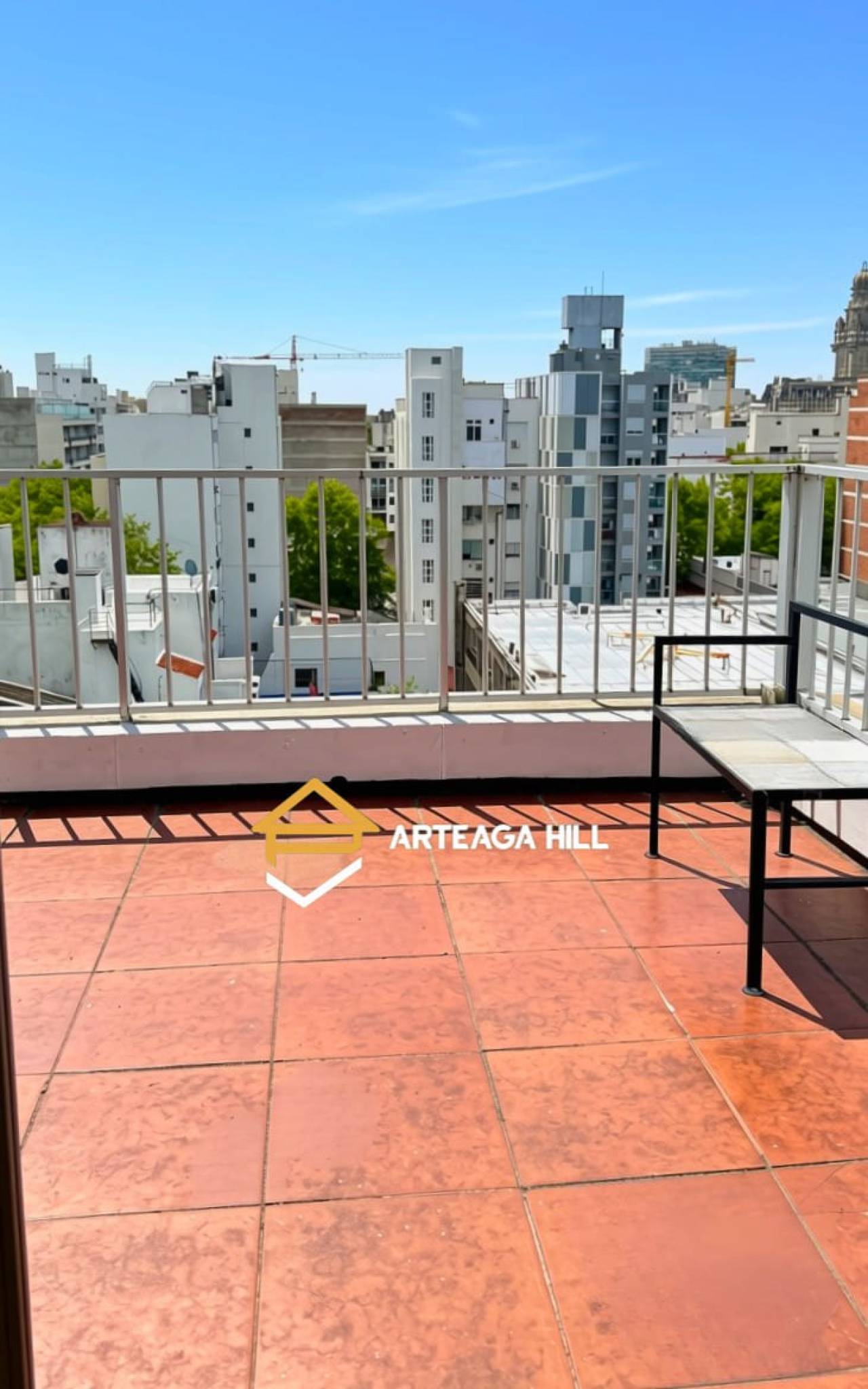 ALQUILER | MONOAMBIENTE AL FRENTE EN EL CENTRO | GRAN TERRAZA CON VISTA AL MAR | BAJOS GASTOS COMUNES Y BARBACOA | PROXIMO A 18 DE JULIO | 4 CUADRAS DE LA RAMBLA · Foto 4