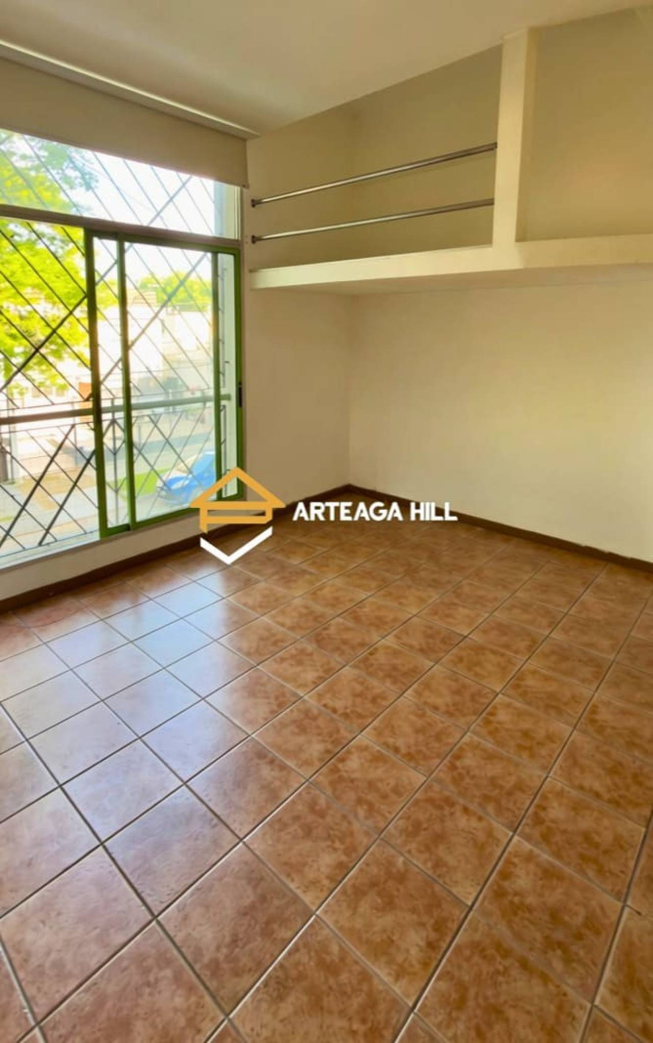 ALQUILER | MONOAMBIENTE LUMINOSO AL FRENTE EN ATAHUALPA CON ENTREPISO, AIRE ACONDICIONADO Y AMENITIES | A METROS DE AV. MILLAN · Foto 4