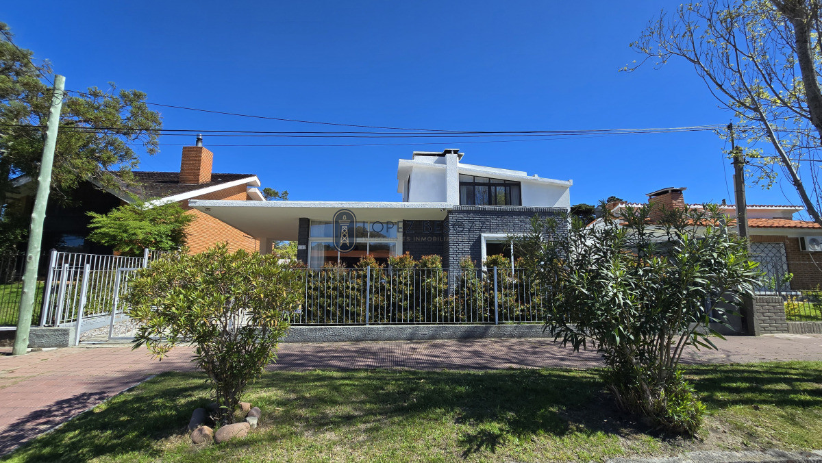 Casa Venta 2 Dormitorios 2 Baños, en Beaulieu - Piriapolis - FONTTOR