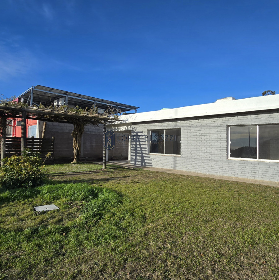 Casa Venta Frente al Mar 2 Dormitorios 1 Baño, en Playa Grande - LA TUNA