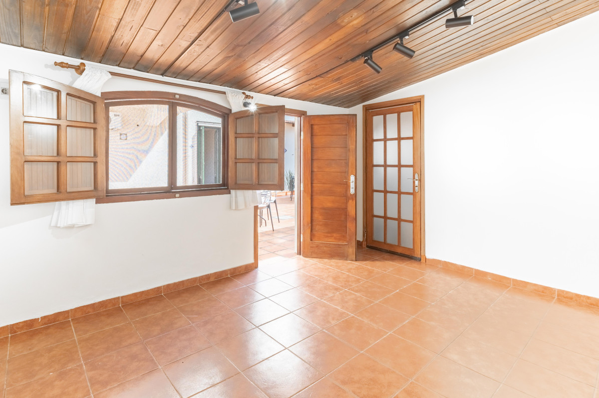 Alquiler Hermosa Oficina Pocitos Punta Carretas con Patio