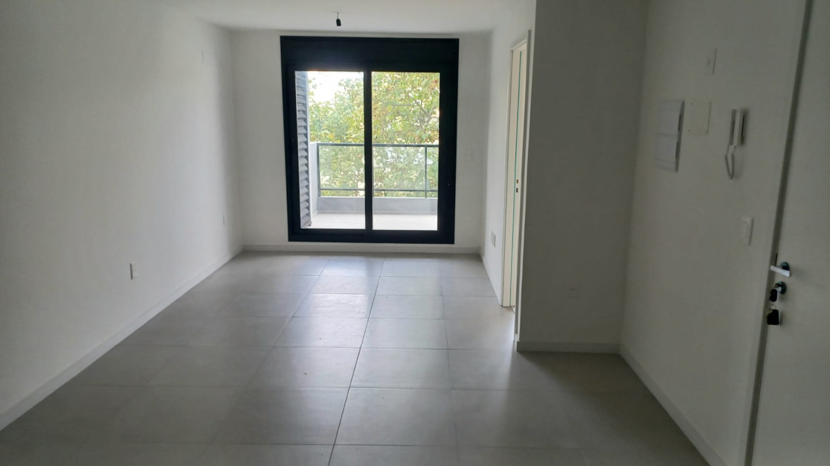 Alquiler Apartamento 1 Dormitorio Cordon con balcon y garaje · Foto 3