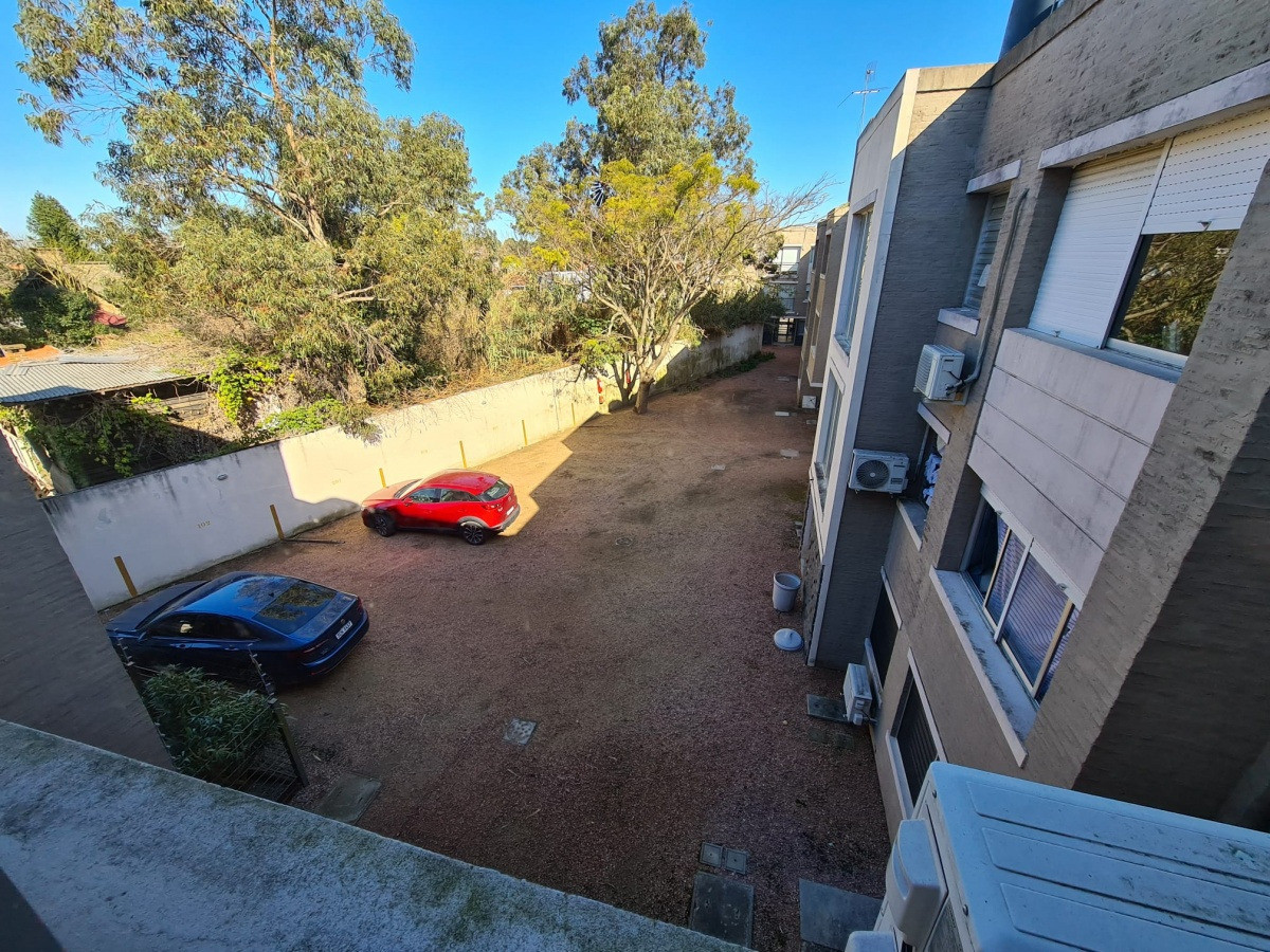Alquiler Apartamento 2 Dormitorios y Cochera Barra de Carrasco · Foto 10