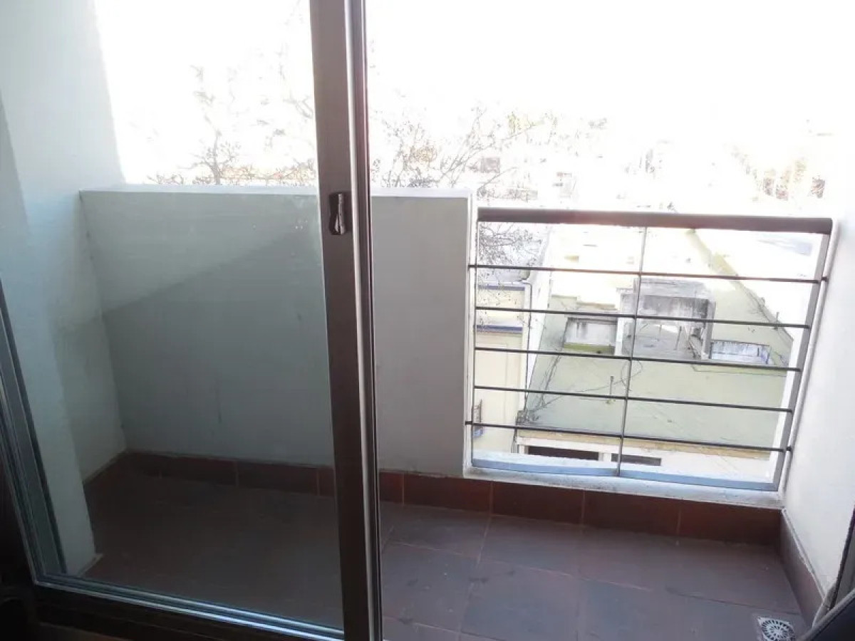Alquiler Apartamento 1 Dormitorio Cordon con balcon y cochera · Foto 3