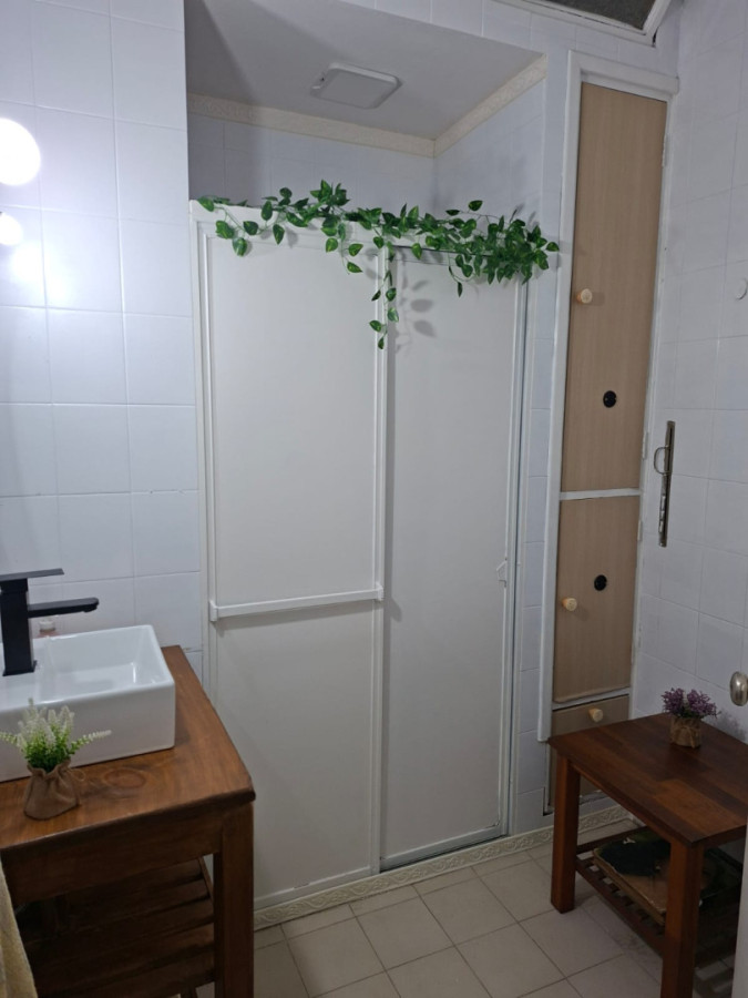 Alquiler Apartamento 4 Dormitorios La Comercial con patio · Foto 9