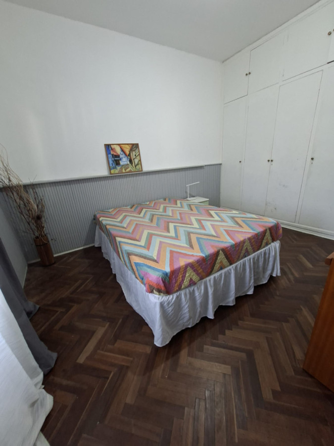 Alquiler Apartamento 4 Dormitorios La Comercial con patio · Foto 10