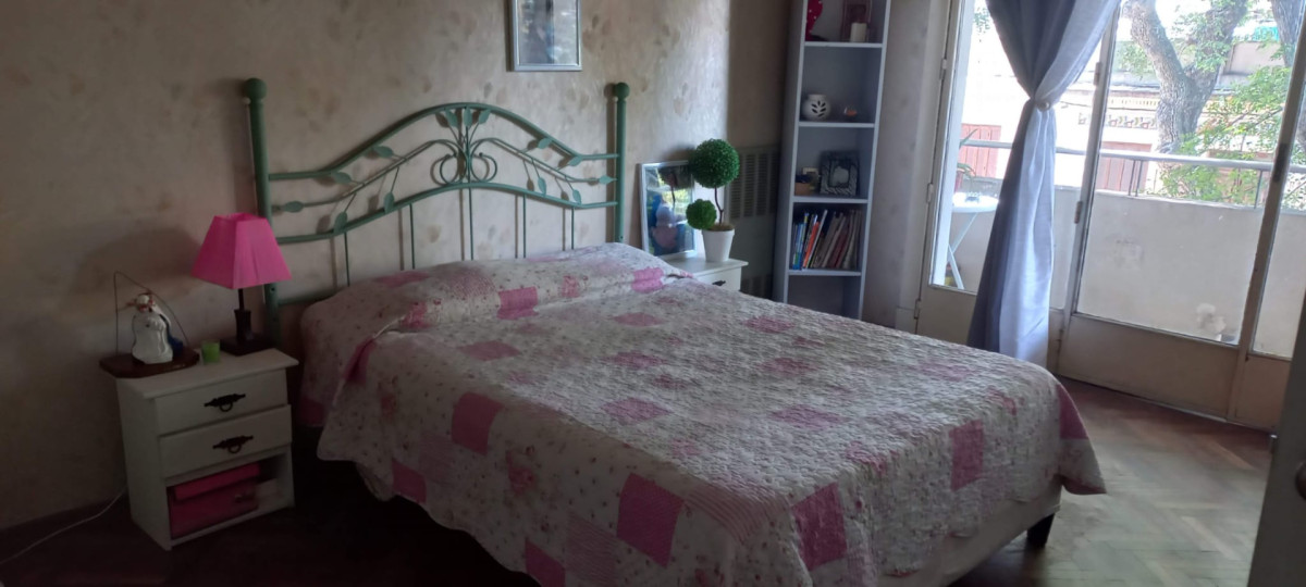 Alquiler Apartamento 4 Dormitorios La Comercial con patio · Foto 7