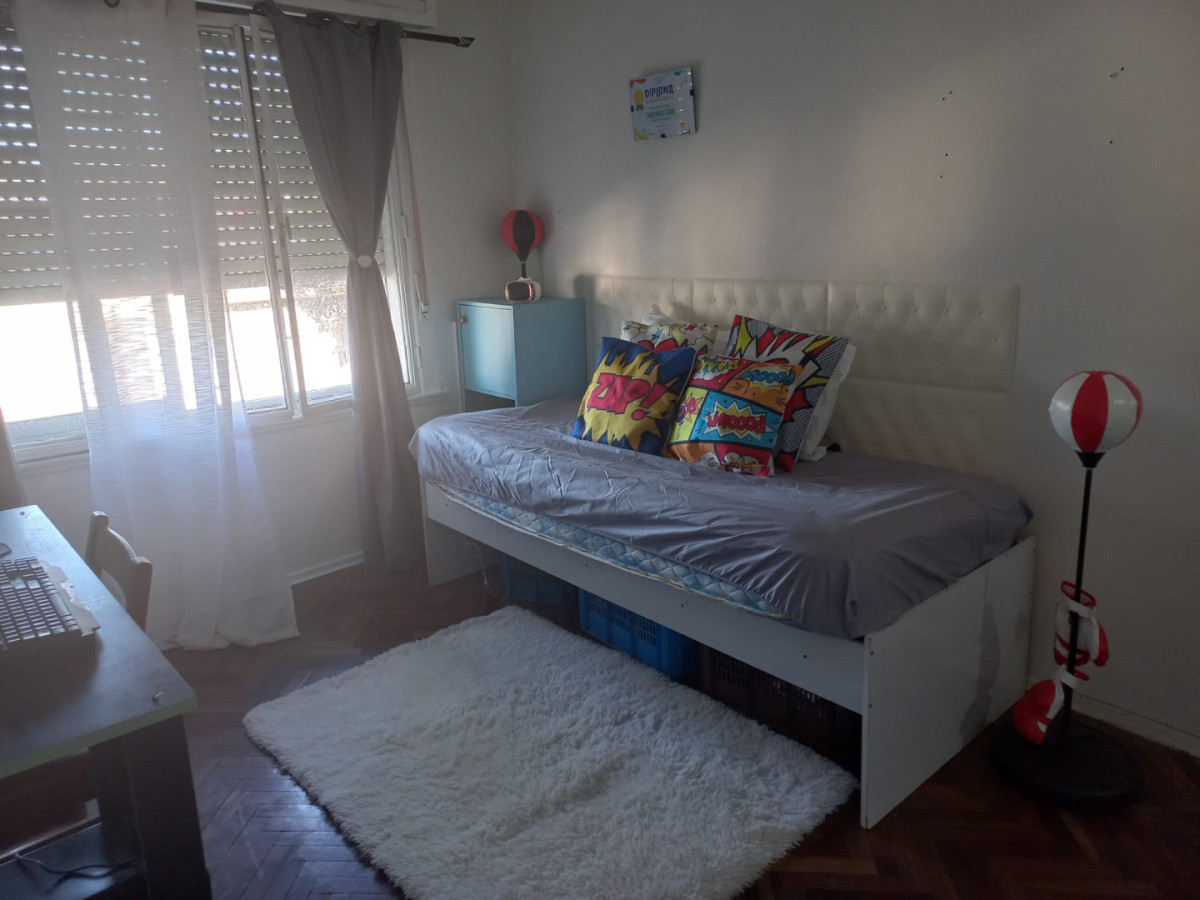 Alquiler Apartamento 4 Dormitorios La Comercial con patio · Foto 11