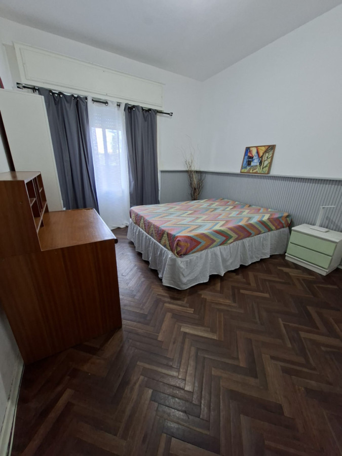 Alquiler Apartamento 4 Dormitorios La Comercial con patio · Foto 6