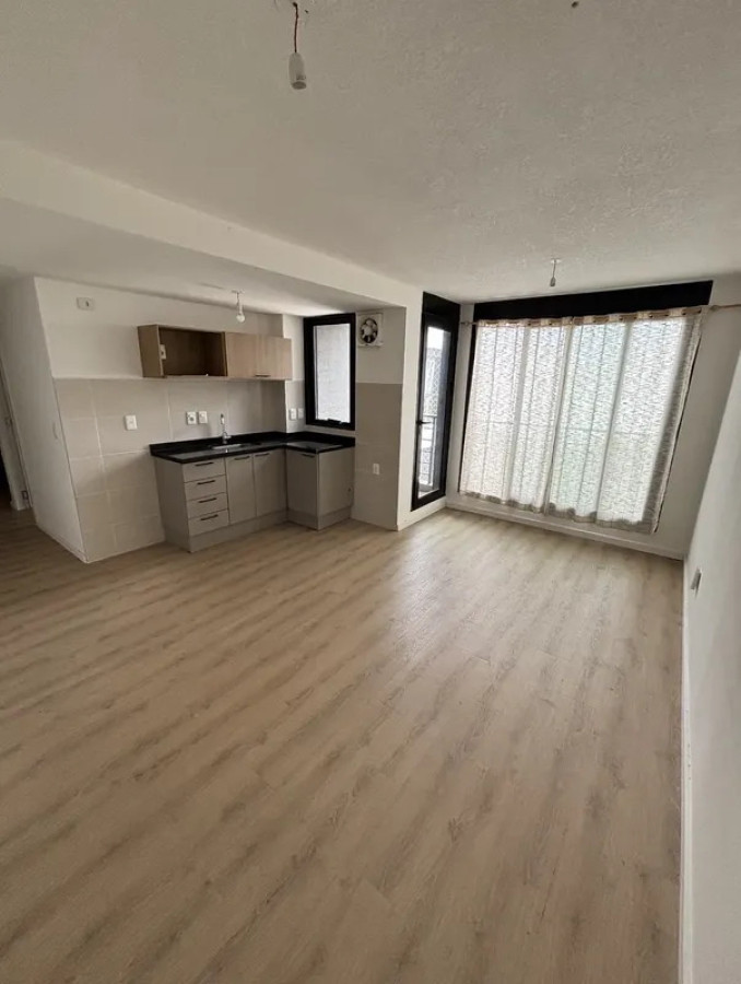 Alquiler Apartamento 2 Dormitorio Cordon con balcon y cochera