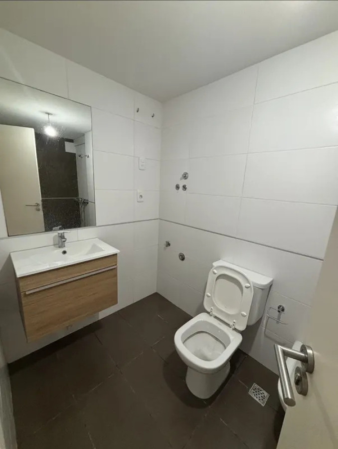 Alquiler Apartamento 2 Dormitorio Cordon con balcon y cochera · Foto 11
