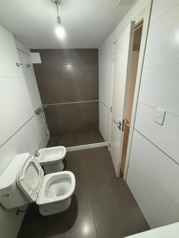Alquiler Apartamento 2 Dormitorio Cordon con balcon y cochera · Foto 12