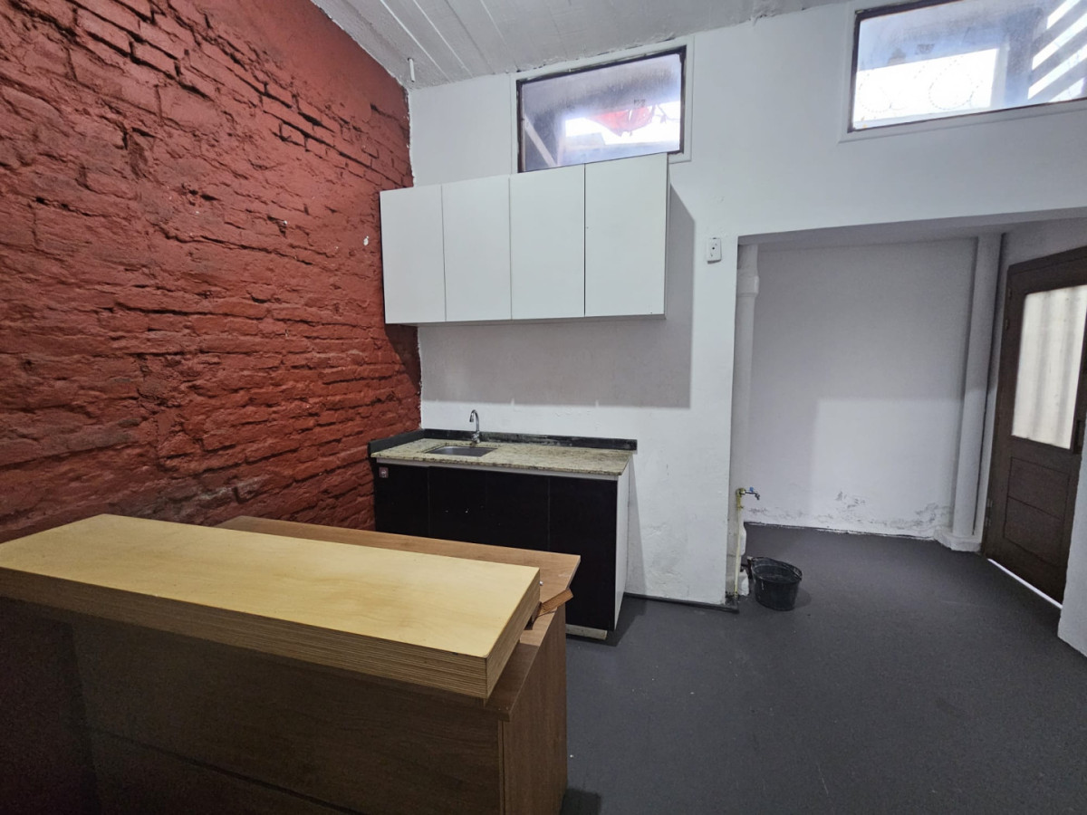 Venta o Alquiler Local o Vivienda Malvin 75m2 · Foto 5