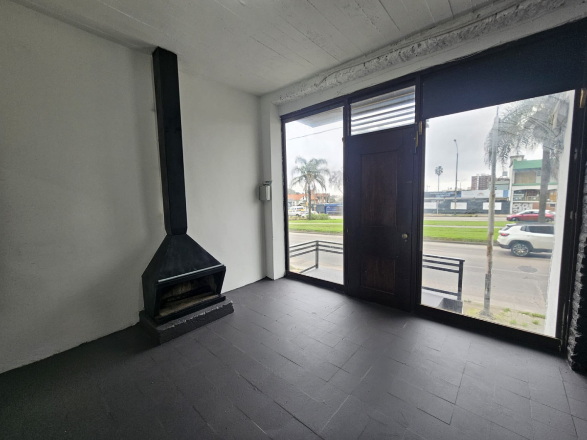 Venta o Alquiler Local o Vivienda Malvin 75m2