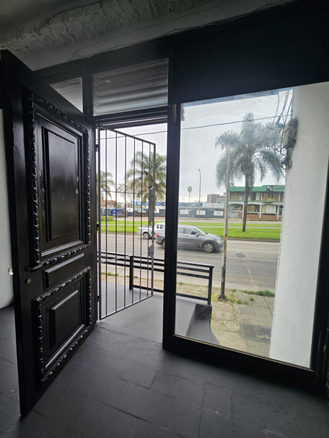 Venta o Alquiler Local o Vivienda Malvin 75m2 · Foto 3