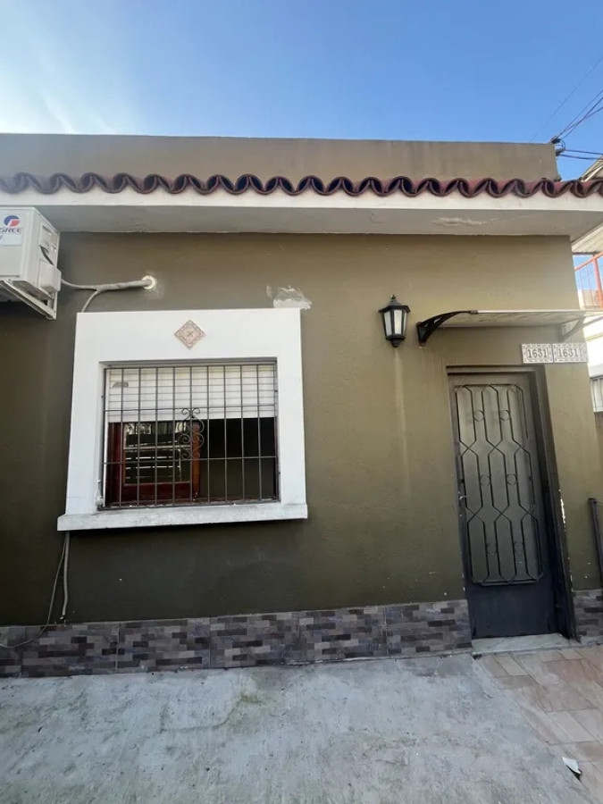 Alquiler Casa 2 Dormitorios Brazo Oriental patio y cochera