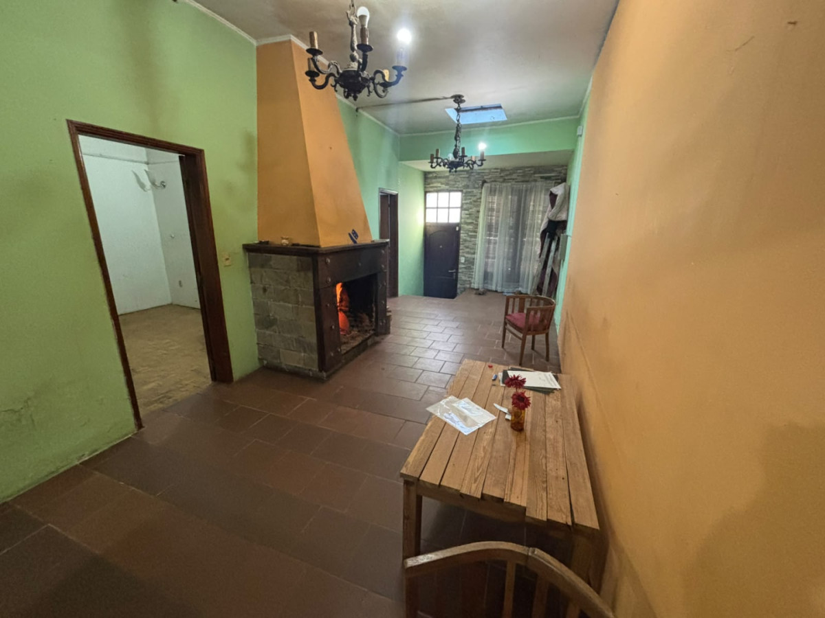 Venta Casa 3 Dormitorios Con Galpón de 15x8 La Comercial