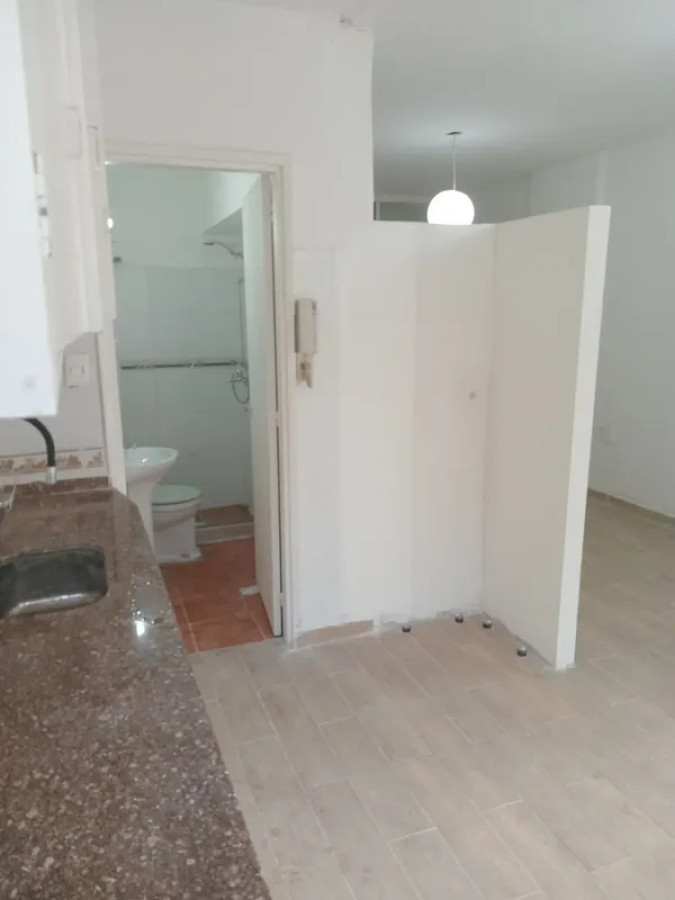 Alquiler Apartamento 1 Dormitorio Cordon con patio · Foto 4