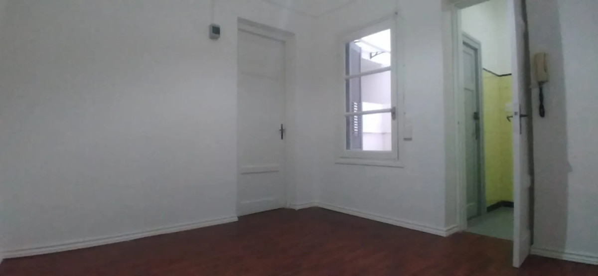 Alquiler Apartamento 1 Dormitorio Centro con Patio Interno · Foto 5