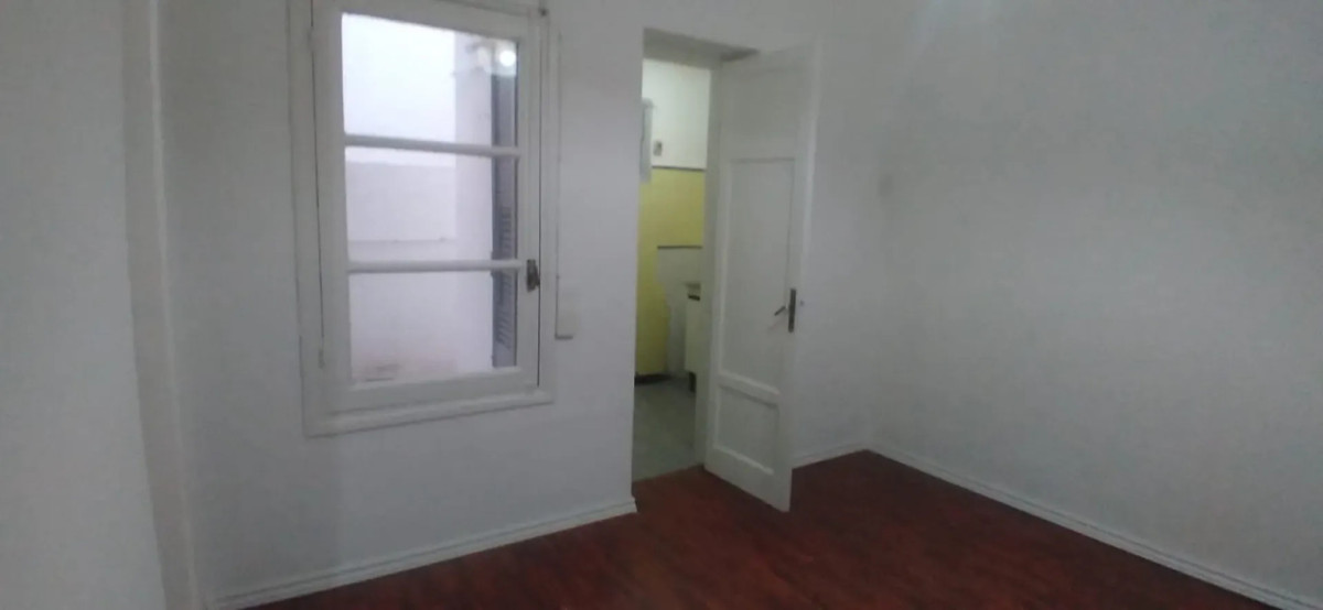 Alquiler Apartamento 1 Dormitorio Centro con Patio Interno · Foto 2